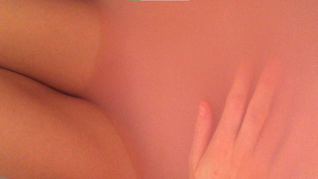 Bea Bonafini_Twin Waves_video still