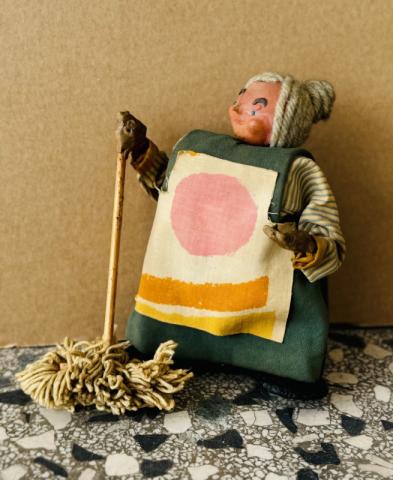 MARINELLA PIRELLI Palonca per il film “Pinca e Palonca”, 1963-1964, creta, plastilina, panno di lana e filo di ferro, 24 x 15cm, Courtesy Archivio Marinella Pirelli, Varese