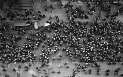 9. Play Street, New York, 1930. © Images by Margaret Bourke-White. 1930 The Picture Collection Inc. All rights reserved;