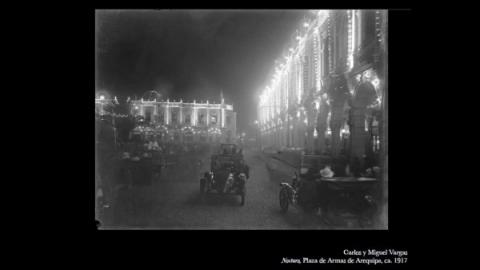 Carlos_y_Miguel Vargas Nocturo, Plaza de Armas de Arequipa, ca1917
