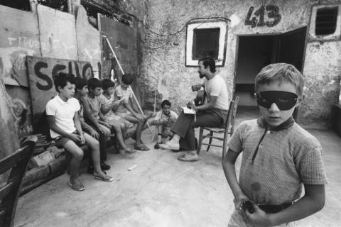 Roma, 1957, Scuola di periferia Stampa recente alla gelatina ai sali d’argento da negativo originale, 24 x 36 cm, archivio Cascio, Roma