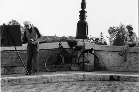 Uomo che dipinge sul ponte Fabricio 1956 (Mario Carbone)