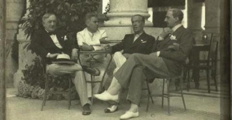 Dettaglio di Trilussa con Massimo Bontempelli e Anton Giulio Bragaglia a Montecatini, 1920-1930