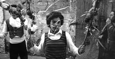 Campania_Piazza di Pandola (AV)_Carnevale_Annabella Rossi_febbraio_1975 Campania_Piazza di Pandola (AV)_Carnevale_Annabella Rossi_febbraio_1975