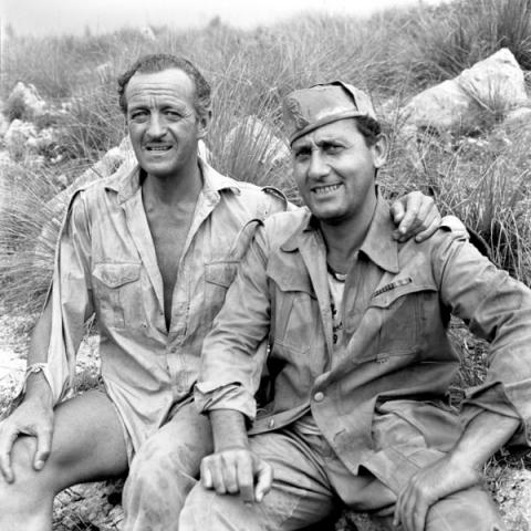 David Niven e Alberto Sordi sul set del film "I due nemici". Latina, 16 giugno 1961. 